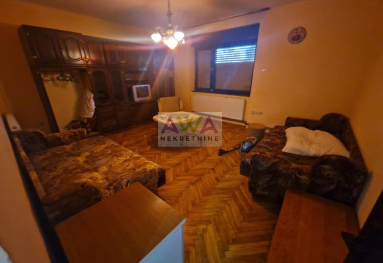 Bogojevo – Porodična kuća 140m2 na placu od 2132m2, garaža, letnja kuhinja