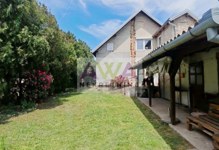 Sombor – Gornja Varoš, porodična kuća 174m2 sa nezavršenim potkrovljem, plac 727m2
