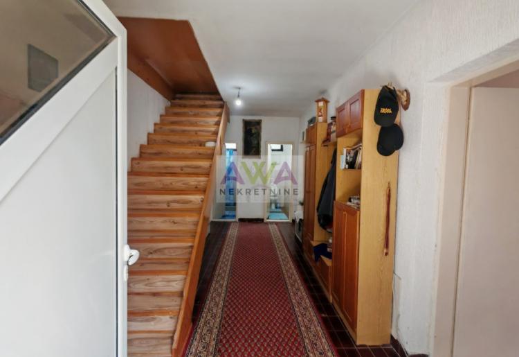 Sombor – Gornja Varoš, porodična kuća 174m2 sa nezavršenim potkrovljem, plac 727m2