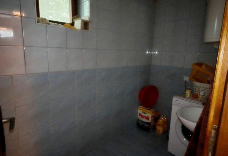 Bogojevo. Renovirana i nameštena kuća 276m2 na velikom placu od 27 ari