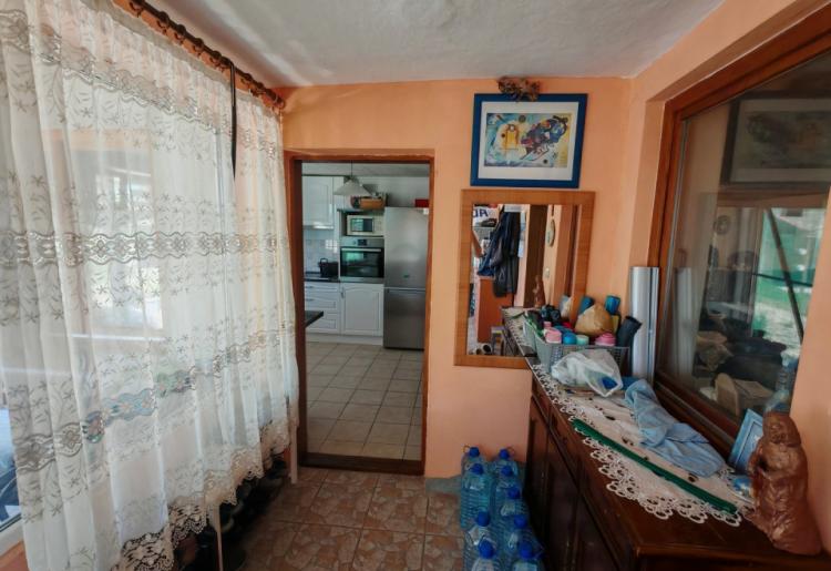 Bogojevo. Renovirana i nameštena kuća 276m2 na velikom placu od 27 ari