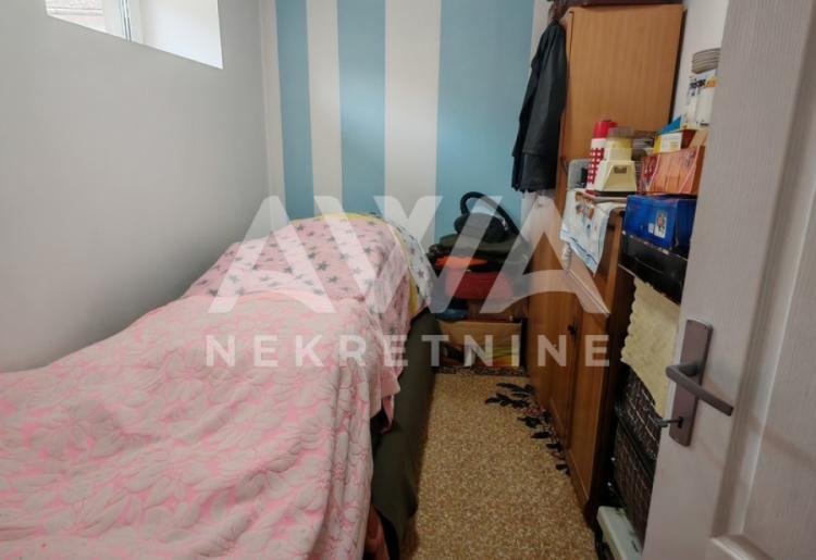 Sređen dvorišni stančić 49m2. Širi centar Sombora