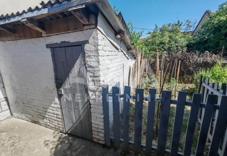 Sređen dvorišni stančić 49m2. Širi centar Sombora