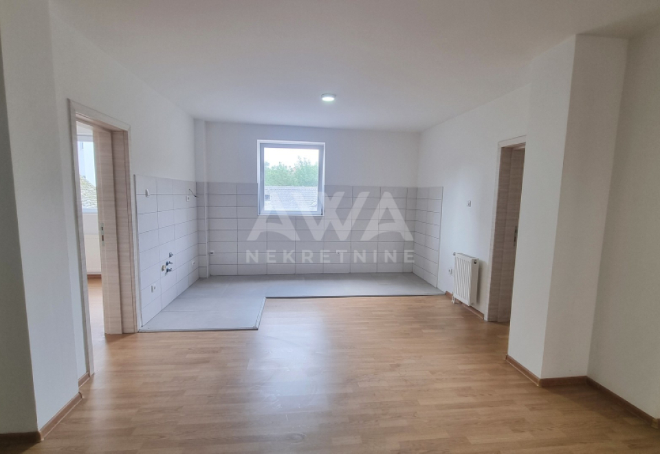 Centar Apatina. Četvorosoban stan, 97m2