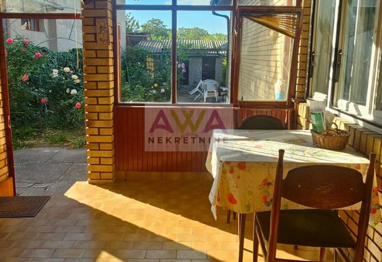Sombor – Dvojna kuća 108m², plac 289m²