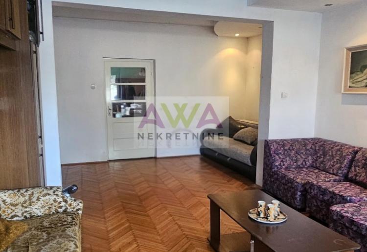 Sombor – Dvojna kuća 108m², plac 289m²