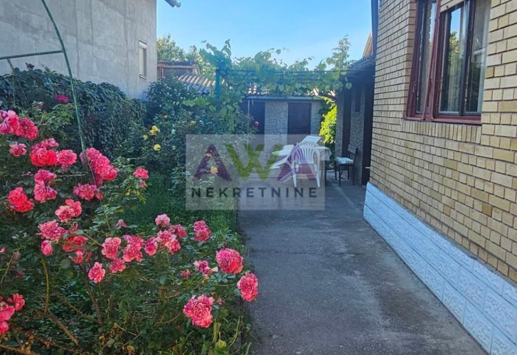 Sombor – Dvojna kuća 108m², plac 289m²