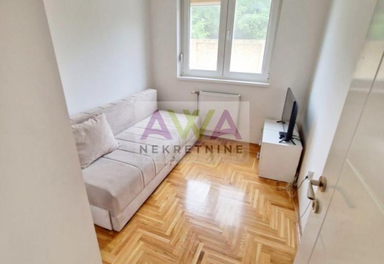 Sombor – Dvoiposoban namešten stan 50m² +8m2, prizemlje