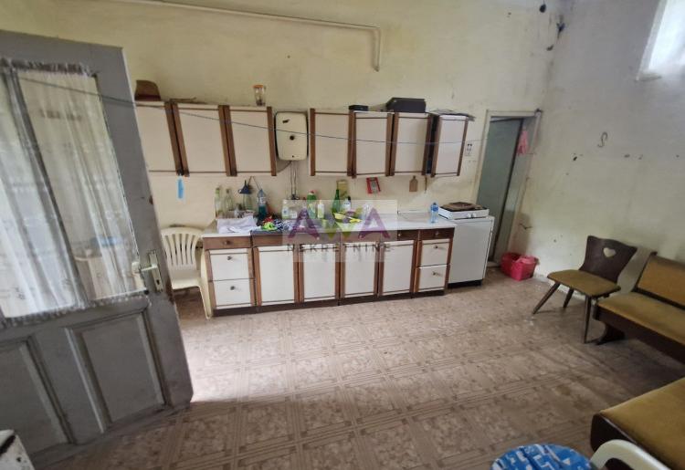 Kruščić – Prizemna kuća 338m² na placu od 4.754m²