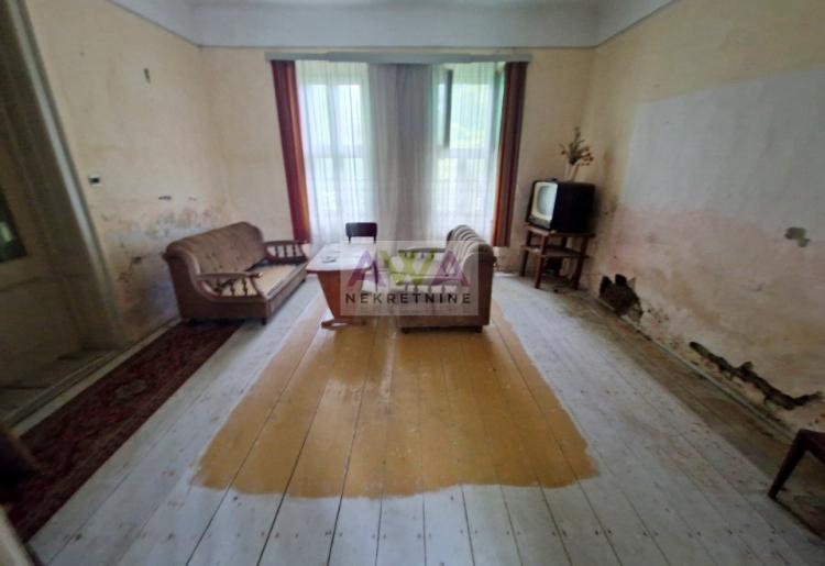 Kruščić – Prizemna kuća 338m² na placu od 4.754m²