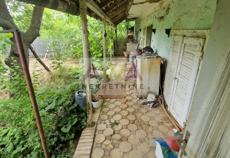 Kruščić – Prizemna kuća 338m² na placu od 4.754m²
