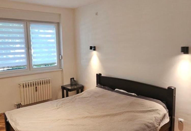 Sombor – Renoviran dvoiposoban stan 64m², I sprat, odlična porodična lokacija