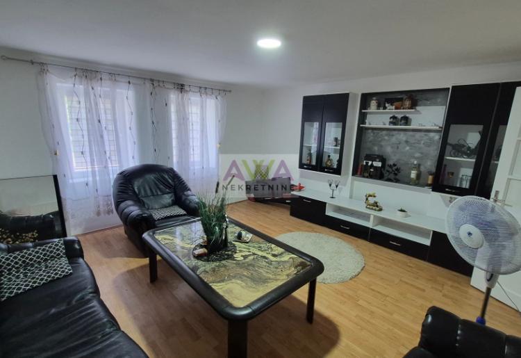 Doroslovo – Renovirana i nameštena prizemna kuća 161m², plac 1.885m²