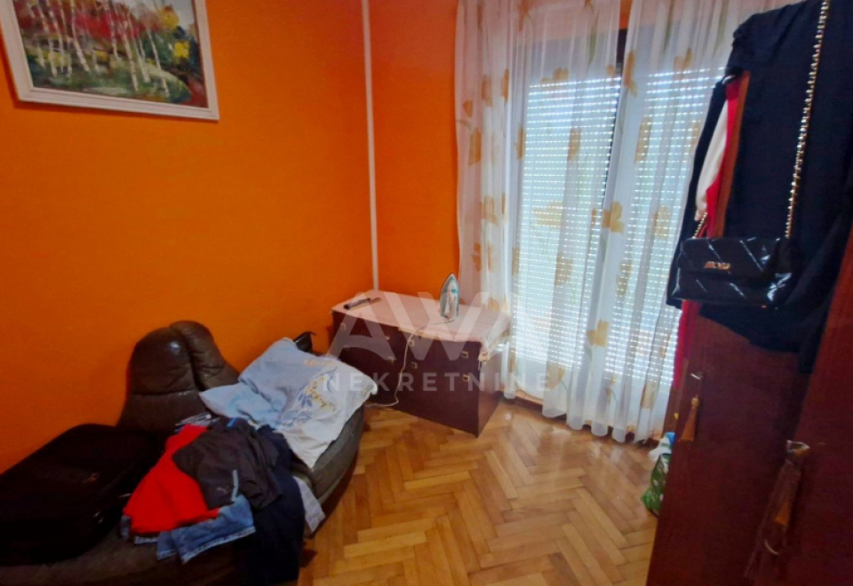Crvenka, Kuća oko 300 m2, plac 642 m2