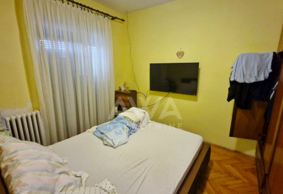 Crvenka, Kuća oko 300 m2, plac 642 m2