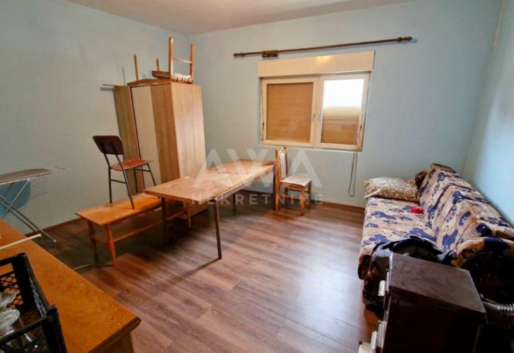 Bezdan – Trosobna kuća 152m², plac 1.839m²