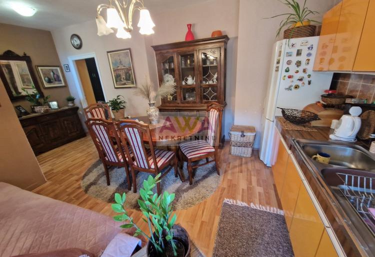Sombor – Centar, pešačka zona – Namešten dvosoban stan 55m² sa liftom