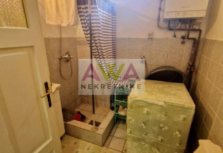 Sombor – MZ Crvenka – Renovirana dvosobna kuća 89m², plac 616m²