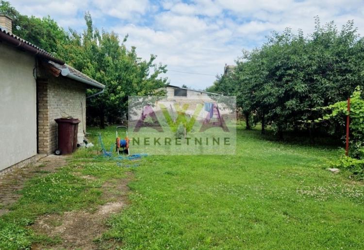 Sombor – MZ Crvenka – Renovirana dvosobna kuća 89m², plac 616m²