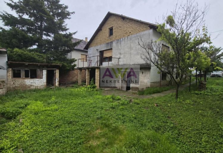 Apatin – Kuća za renoviranje, 120m² na placu od 418m²