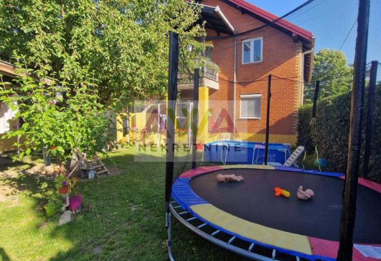 Sombor – Gornja Varoš – Renovirana spratna kuća, idealna za dve porodice