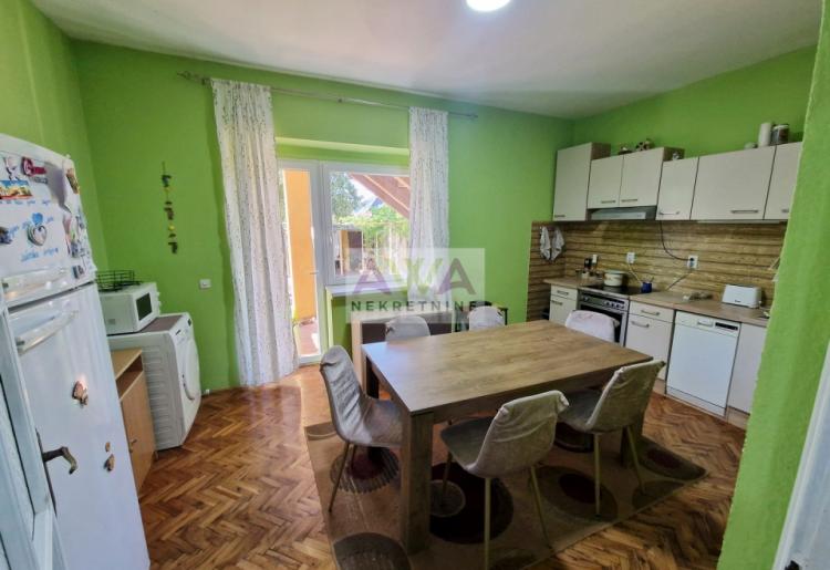 Sombor – Gornja Varoš – Renovirana spratna kuća, idealna za dve porodice