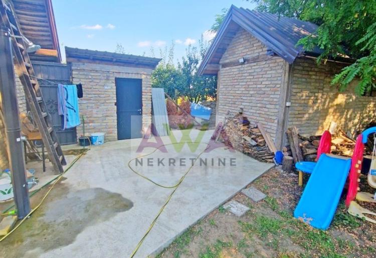 Sombor – Švrake – Renovirana vikendica na kanalu 70m², plac 675m²