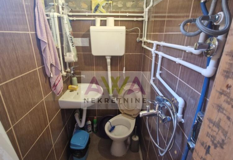 Sombor – Švrake – Renovirana vikendica na kanalu 70m², plac 675m²