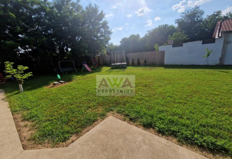 Sombor – Švrake – Renovirana vikendica na kanalu 70m², plac 675m²