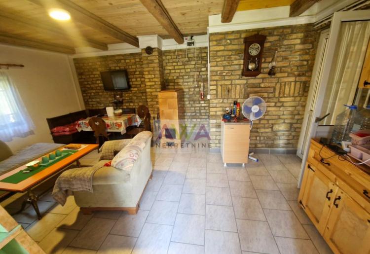 Sombor – Švrake – Renovirana vikendica na kanalu 70m², plac 675m²
