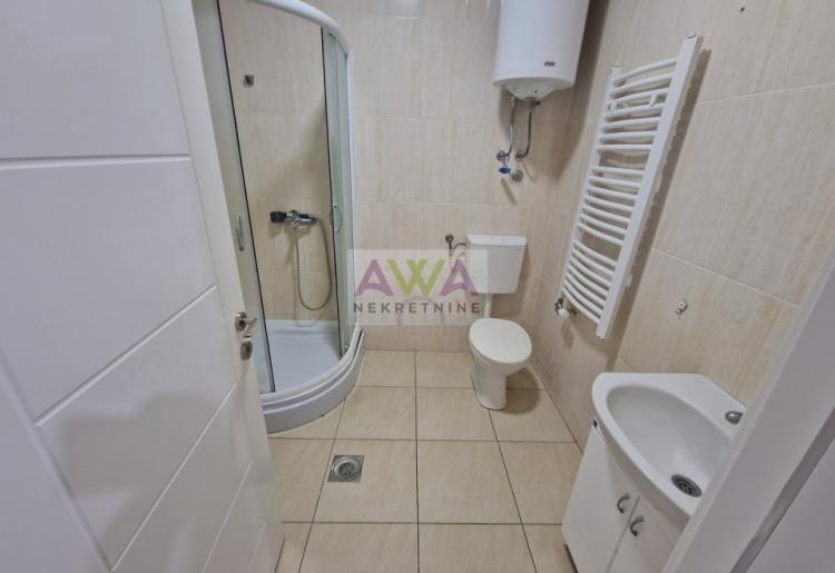 Sombor – Širi centar – Noviji dvosoban stan 59m², I sprat, lift, parking