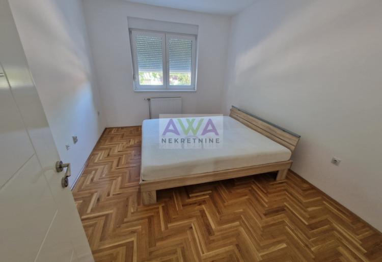 Sombor – Širi centar – Noviji dvosoban stan 59m², I sprat, lift, parking