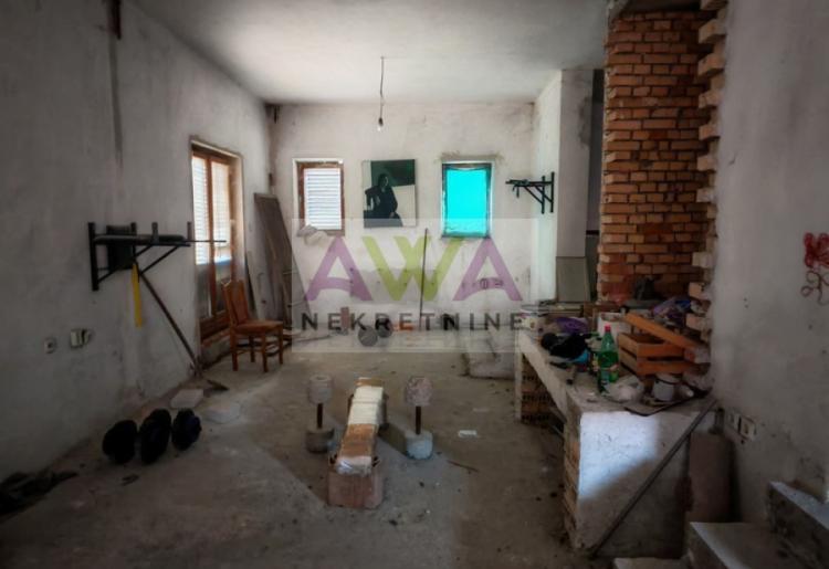 Crvenka – Poslovni objekat sa velikim potencijalom, oko 600m²