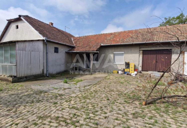Gakovo – Porodična kuća 127m² na velikom placu od 1.853m²