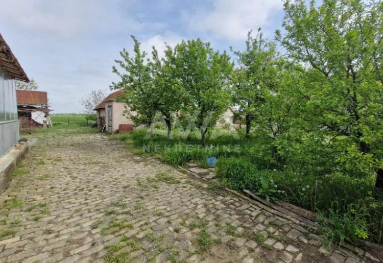 Gakovo – Porodična kuća 127m² na velikom placu od 1.853m²