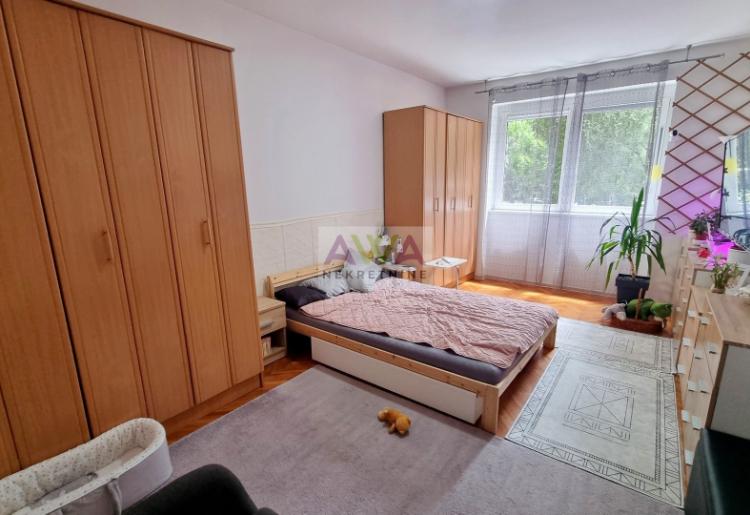 Sombor – Nova Selenča. Kompletno renoviran i namešten dvosoban stan 55m², visoko prizemlje