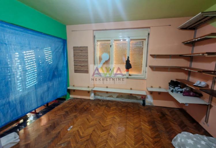 Bezdan. Porodična spratna kuća