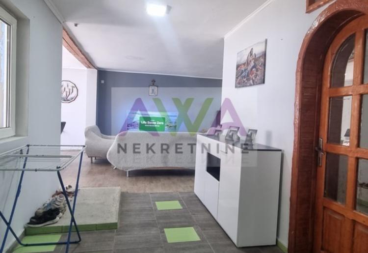 Bogojevo – Veliki plac, svetao dnevni boravak i prilika za mirniji život