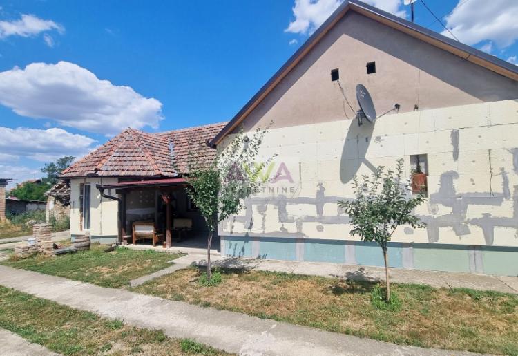 Bogojevo – Veliki plac, svetao dnevni boravak i prilika za mirniji život