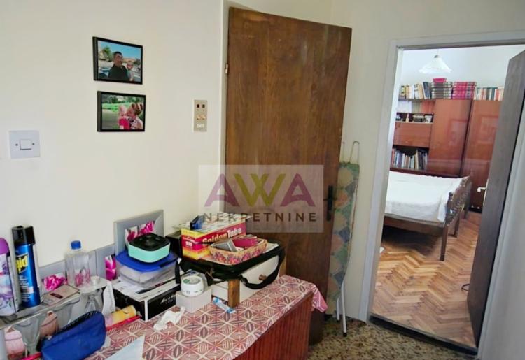 Sombor – Centar. Dvojna porodična kuća- Stan 91m² na placu od 248m²