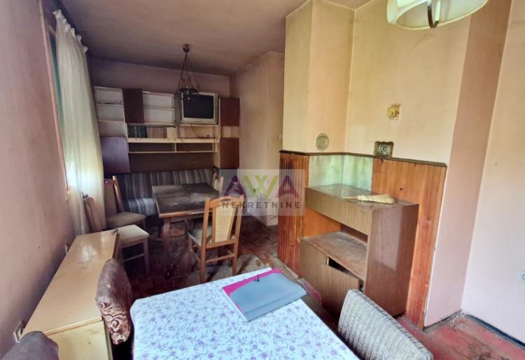 Sombor – Stan za renoviranje 72m² sa garažom, II sprat, blizina bolnice