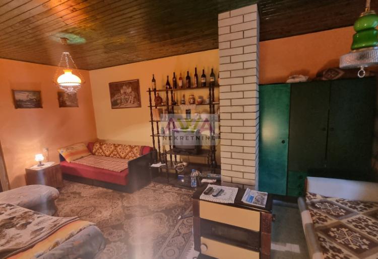 Kupusina – Vikend naselje Pčela. Nameštena vikendica 38m²