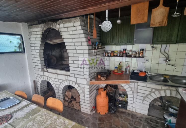 Kupusina – Vikend naselje Pčela. Nameštena vikendica 38m²