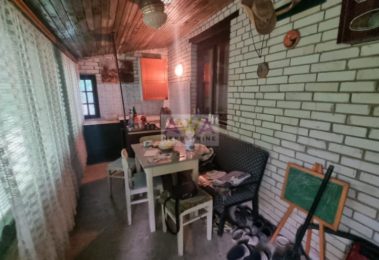 Kupusina – Vikend naselje Pčela. Nameštena vikendica 38m²