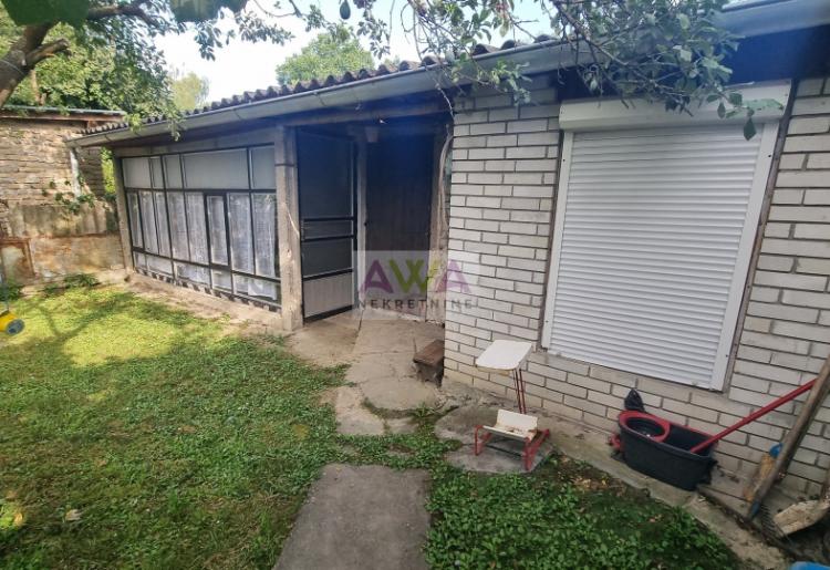 Kupusina – Vikend naselje Pčela. Nameštena vikendica 38m²