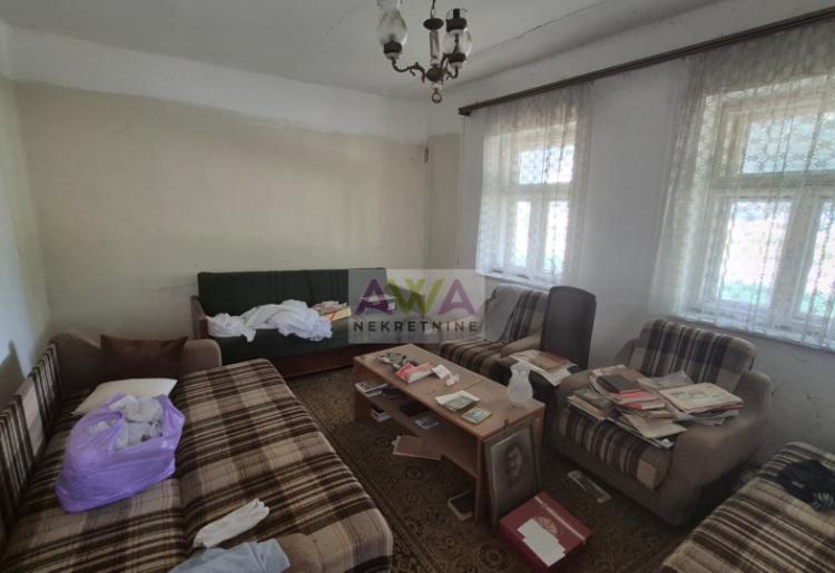 Rastina – Dve kuće na jednom placu, garaža i pomoćni objekti | Cena 20.000€