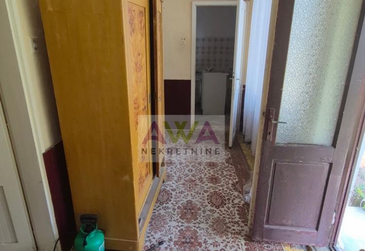 Rastina – Dve kuće na jednom placu, garaža i pomoćni objekti | Cena 20.000€
