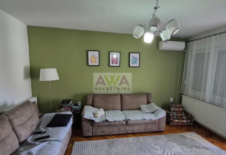 Prigrevica – Renoviran stan 76m², I sprat, centar 