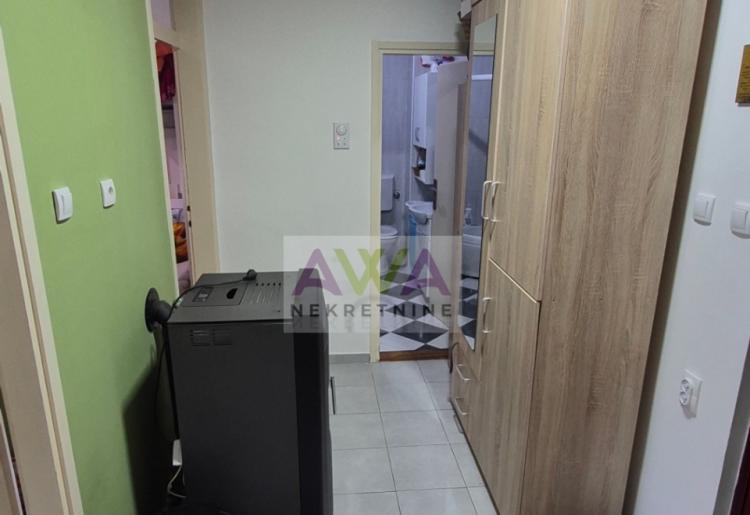 Prigrevica – Renoviran stan 76m², I sprat, centar 