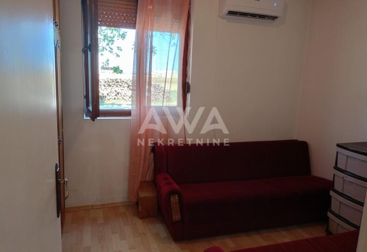 Sonta. Dvojna kuća 43m2, plac 764m2